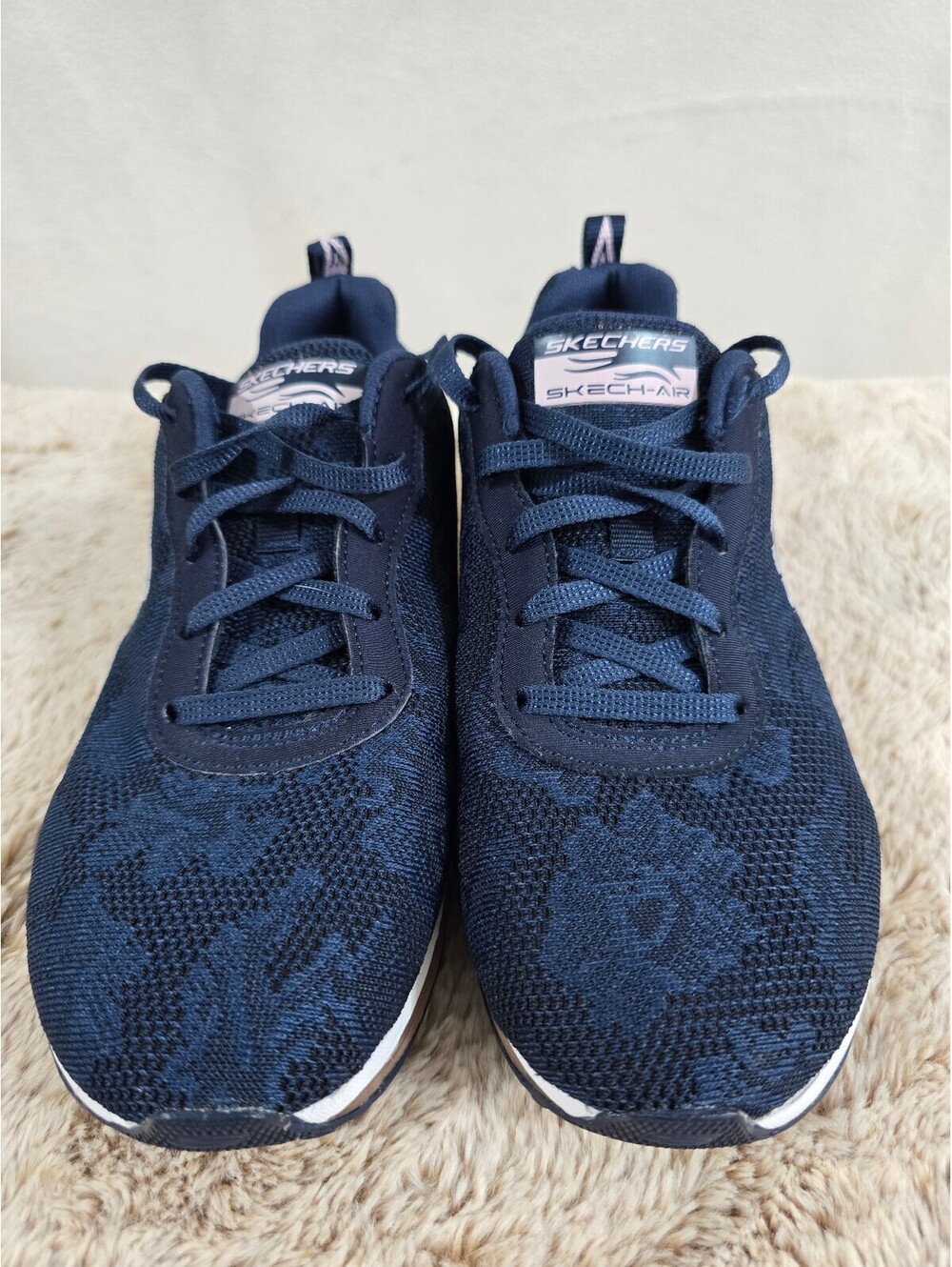 Skechers Women's Navy Blue Textile Upper Sneakers Size 6.5